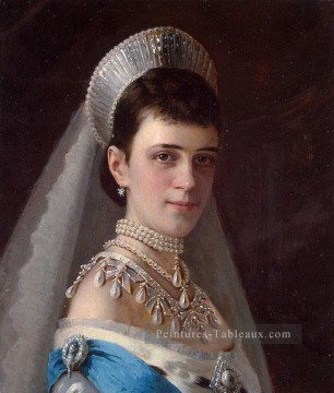 Ivan Art - Portrait de l’impératrice Maria Fyodorovna dans une robe de tête ornée de perles démocratique Ivan Kramskoi